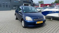 Blauw, metallic lak Gebruikt 2001 Toyota Yaris Luna Hatchback | € 1.650 (Goede deal)