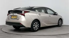Champagne metallic (licht bruin metallic) Gebruikt 2022 Toyota Prius Executive Hatchback | € 29.445 (Super prijs)