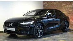 Zwart Gebruikt 2020 Volvo S60 R-Design Sedan | € 29.950 (Eerlijke prijs)