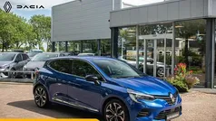 Bleu iron rqh (donker blauw metallic) Gebruikt 2023 Renault Clio V Techno Hatchback | € 21.900 (Eerlijke prijs)
