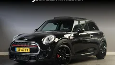 Zwart Gebruikt 2016 Mini John Cooper Works Hatchback | € 20.445 (Eerlijke prijs)