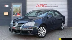 Grijs Gebruikt 2009 VW Jetta Highline Sedan | € 3.950 (Eerlijke prijs)