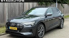 Grijs, metallic lak Gebruikt 2020 Audi e-tron SUV | € 28.999 (Eerlijke prijs)