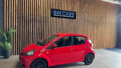 Occasion Toyota Aygo 68 PK (50 kW) 2009 Rood Hatchback