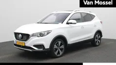 Wit Gebruikt 2021 MG ZS Luxury Sedan | € 16.400 (Eerlijke prijs)