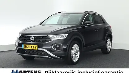 Zwart Gebruikt 2025 VW T-Roc Edition SUV | € 34.949 (Eerlijke prijs)