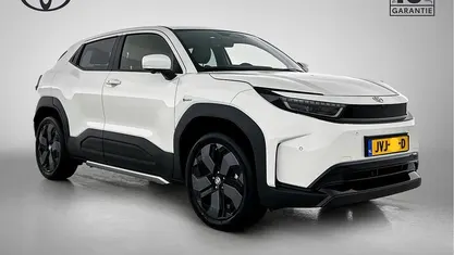 Nieuw Toyota Urban Cruiser Executive 127 kW (174 PK) 2026 Wit SUV