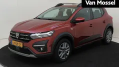 Rood Gebruikt 2021 Dacia Sandero Comfort Hatchback | € 16.535 (Eerlijke prijs)