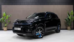 Zwart, metallic lak Gebruikt 2022 Lynk & Co 01 SUV | € 25.950 (Eerlijke prijs)