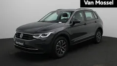 Grijs Gebruikt 2022 VW Tiguan Life SUV | € 34.900 (Eerlijke prijs)