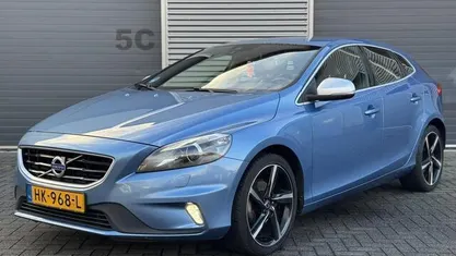 Blauw Gebruikt 2015 Volvo V40 Business Edition Stationwagen | € 8.950 (Eerlijke prijs)
