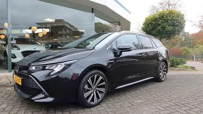 Gebruikt 2021 Toyota Corolla Business Edition Stationwagen | € 23.400 (Eerlijke prijs)