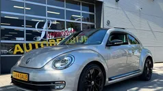 Grijs, metallic lak Gebruikt 2016 VW Beetle Sportline Hatchback | € 13.950 (Eerlijke prijs)