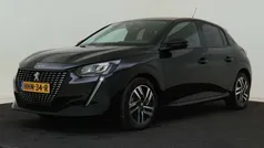 Zwart Gebruikt 2023 Peugeot 208 Allure Hatchback | € 18.325 (Eerlijke prijs)