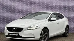 Wit Gebruikt 2019 Volvo V40 Stationwagen | € 16.899 (Eerlijke prijs)