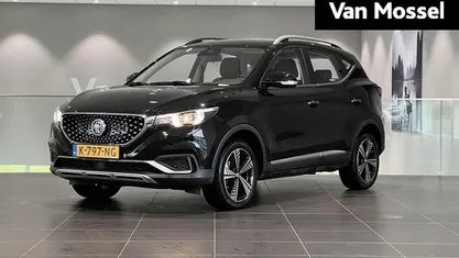 Zwart Occasion 2021 MG ZS Luxury Sedan | € 13.999 (Goede deal)