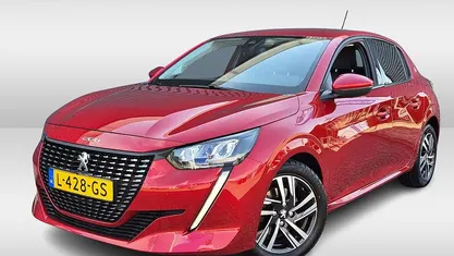 Rood Gebruikt 2021 Peugeot 208 Allure Hatchback | € 13.925 (Eerlijke prijs)