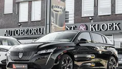 Zwart Gebruikt 2022 Peugeot 308 Allure Hatchback | € 25.950 (Eerlijke prijs)