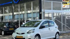 Wit Gebruikt 2011 Toyota Aygo Cool Hatchback | € 3.250 (Eerlijke prijs)