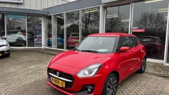 Rood Gebruikt 2021 Suzuki Swift Style Hatchback | € 17.250 (Eerlijke prijs)