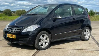 Zwart Gebruikt 2010 Mercedes A160 Edition MPV | € 1.950 (Eerlijke prijs)