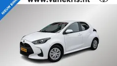 Wit Gebruikt 2022 Toyota Yaris Hybrid Active Hatchback | € 20.499 (Eerlijke prijs)