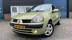 Groen Gebruikt 2003 Renault Clio II Hatchback | € 1.399 (Eerlijke prijs)