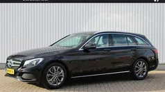 Zwart Gebruikt 2018 Mercedes 180 Premium Sedan | € 23.950 (Goede deal)