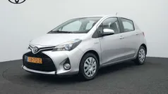 Grijs Gebruikt 2016 Toyota Yaris Hybrid Trend Hatchback | € 14.280 (Eerlijke prijs)