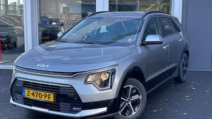 Grijs Gebruikt 2024 Kia Niro SUV | € 31.950 (Goede deal)