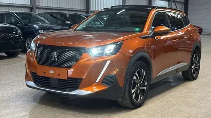 Occasion Peugeot 2008 Allure 102 PK (75 kW) 2020 Oranje SUV