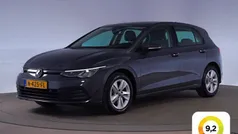 Grijs Gebruikt 2021 VW Golf VIII Life Hatchback | € 20.945 (Eerlijke prijs)