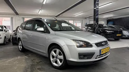 Occasion Ford Focus Ambiente 125 PK (91 kW) 2007 Grijs Stationwagen