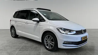 Wit Occasion 2017 VW Touran Highline MPV | € 23.950 (Eerlijke prijs)