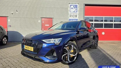 Blauw Occasion 2020 Audi e-tron S-Line SUV | € 28.450 (Super prijs)