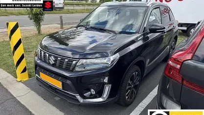Gebruikt 2022 Suzuki Vitara Style SUV | € 23.845 (Eerlijke prijs)