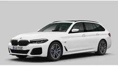 Wit Gebruikt 2022 BMW 530e Executive Stationwagen | € 42.880 (Eerlijke prijs)