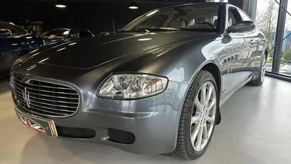 Grijs, metallic lak Gebruikt 2006 Maserati Quattroporte Sedan | € 15.945 (Super prijs)