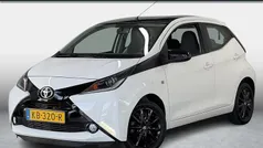 Wit Gebruikt 2016 Toyota Aygo X-play Hatchback | € 8.950 (Eerlijke prijs)
