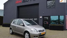 Grijs Gebruikt 2005 Toyota Yaris Hatchback | € 2.950 (Eerlijke prijs)