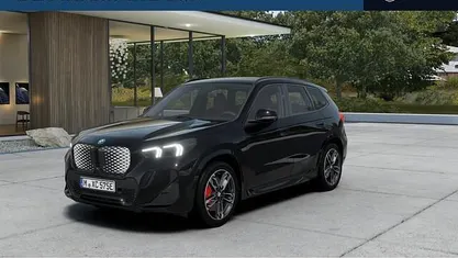 Zwart Nieuw 2026 BMW iX1 Comfort Edition SUV | € 56.727 (Eerlijke prijs)