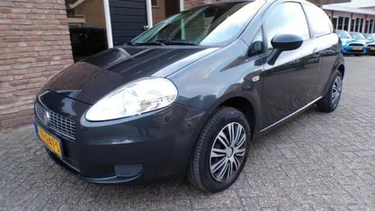Occasion Fiat Grande Punto Active 65 PK (47 kW) 2009 Grijs Hatchback