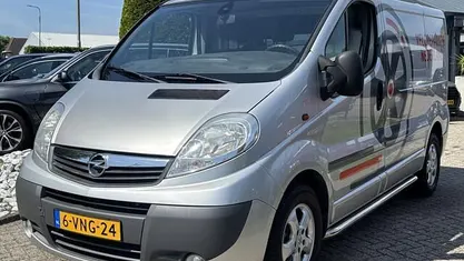Zilver Occasion 2011 Opel Vivaro MPV | € 5.950 (Eerlijke prijs)