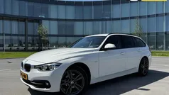 Wit Gebruikt 2018 BMW 320 Executive Stationwagen | € 27.880 (Eerlijke prijs)
