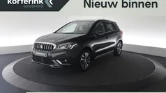 Zwart, metallic lak Gebruikt 2021 Suzuki SX4 S-Cross Style SUV | € 21.950 (Eerlijke prijs)