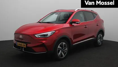 Rood Gebruikt 2022 MG ZS Luxury Sedan | € 24.995 (Eerlijke prijs)