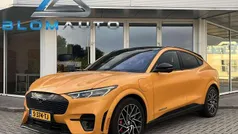 Geel, metallic lak Gebruikt 2022 Ford Mustang Mach-E GT SUV | € 34.840 (Super prijs)