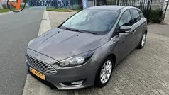 Bruin Gebruikt 2015 Ford Focus Hatchback | € 6.590 (Eerlijke prijs)