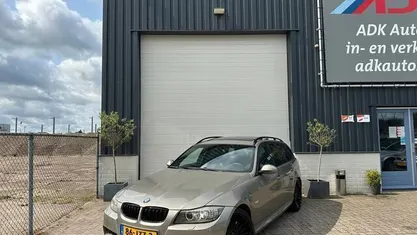 Grijs, metallic lak Gebruikt 2008 BMW 335 Executive Stationwagen | € 12.400 (Eerlijke prijs)