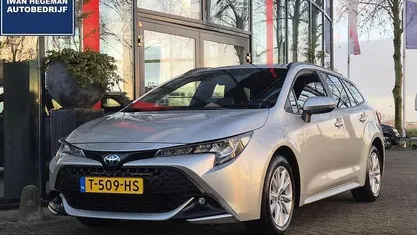Grijs Occasion 2023 Toyota Corolla Stationwagen | € 23.990 (Goede deal)